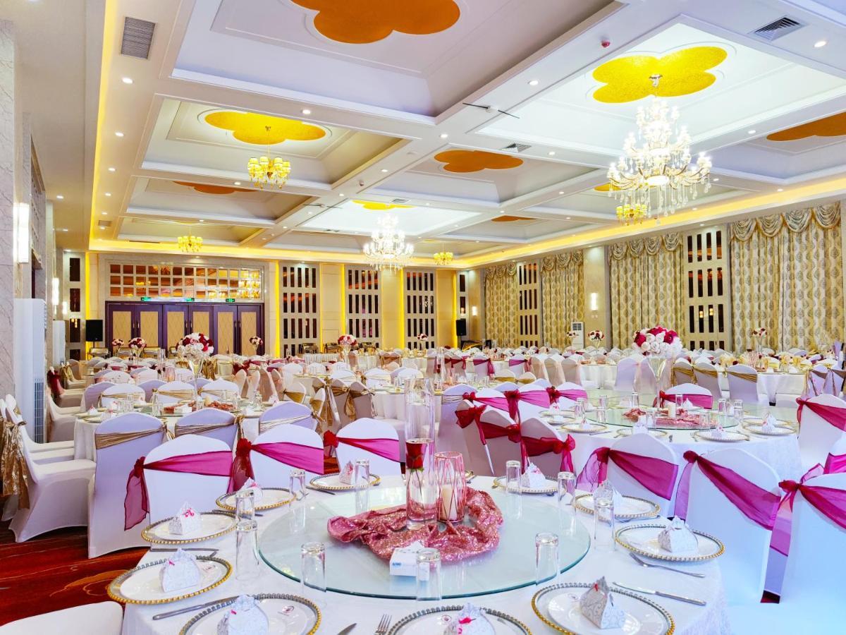 Golden Peacock Hotel Блантайр Екстер'єр фото